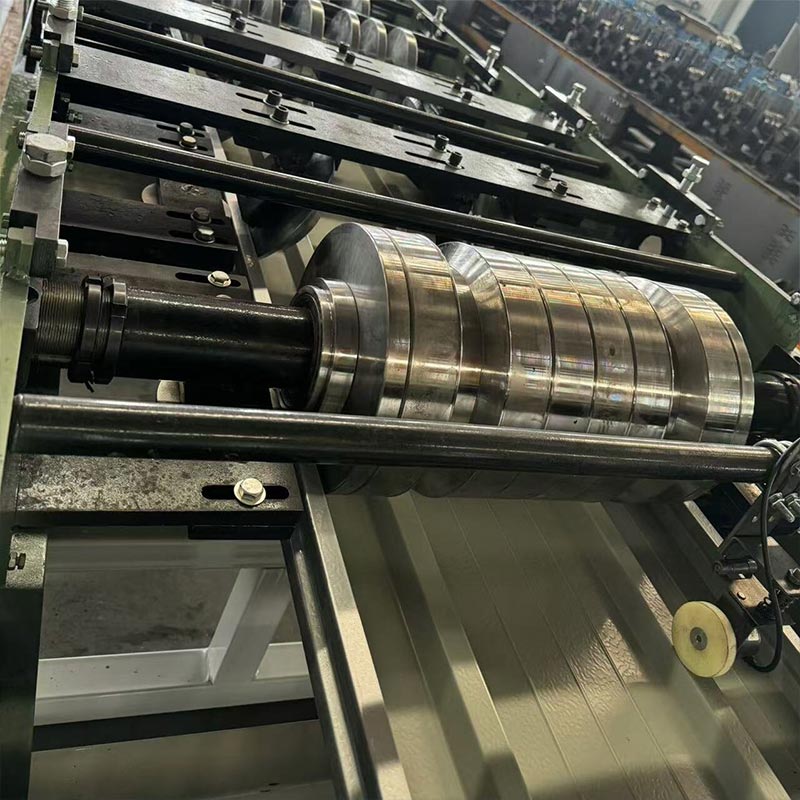 Mesin Roll Forming Khusus Rusia